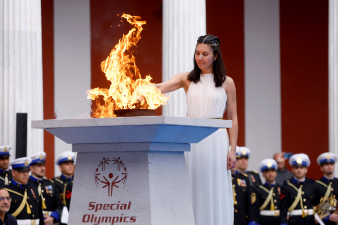 Gli “Special Olympics World Winter Games Turin 2025” sono sempre più vicini, oggi la Torcia arriva a Torino
