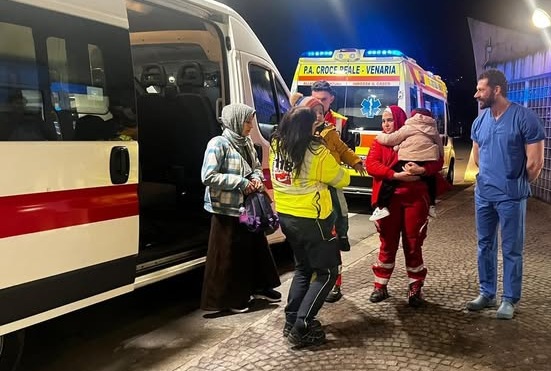 Nella notte sono arrivati i primi due bimbi malati oncologici dalla Striscia di Gaza, saranno in cura al Regina Margherita
