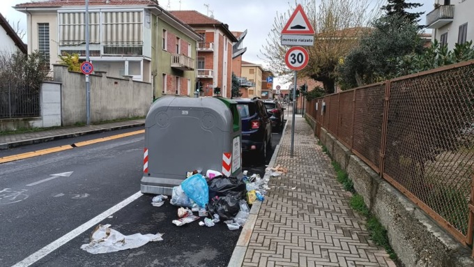 Nichelino, il nuovo sistema di raccolta della plastica fa discutere la cittadinanza