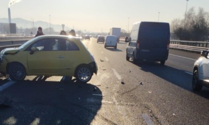 Scontro tra tre auto in tangenziale sud