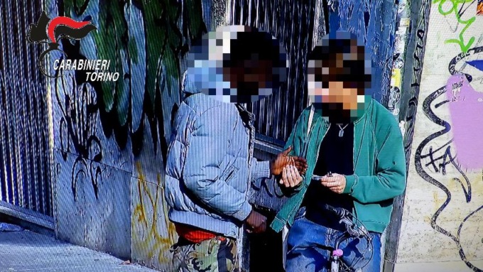 12 persone fermate per spaccio di droga nel centro di Torino