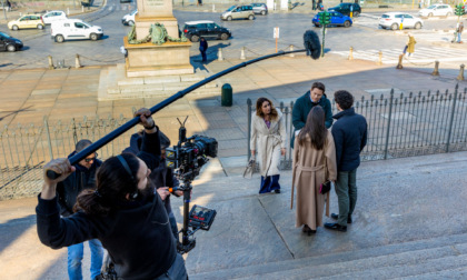 Il cast di "Un posto al sole" sotto la Mole per girare alcune scene della fiction