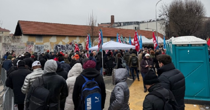 Termina la «coda della vergogna» all’Ufficio Immigrazione