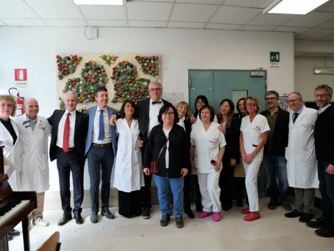 “Fiorisce un Giardino!”: l’arte in ceramica dei bambini oncologici illumina il Regina Margherita