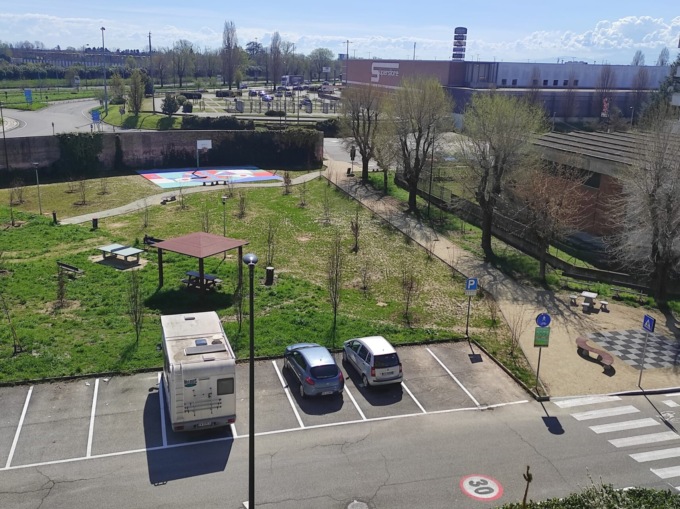 Rivalta di Torino, inaugurato il Green Park. Il sindaco: “Prima era uno spazio abbandonato ora è un bellissimo giardino”