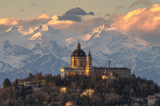 La Basilica di Superga al tramonto tra le dieci foto più belle al mondo secondo Wikimedia