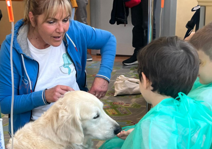 “Carezze e giochi in pediatria”: al via la pet-therapy al reparto di pediatria del Santa Croce di Moncalieri