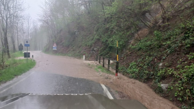 Maltempo, chiusa al traffico la provinciale 167 della Val Lemina per frana e allagamenti