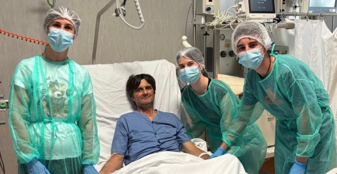 Schiacciato da una pala agricola, fegato “esplode”: salvato con un trapianto urgente