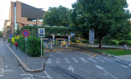 I parcheggi Palagiustizia e Re Umberto si pagano con il telepass attraverso "boe intelligenti"