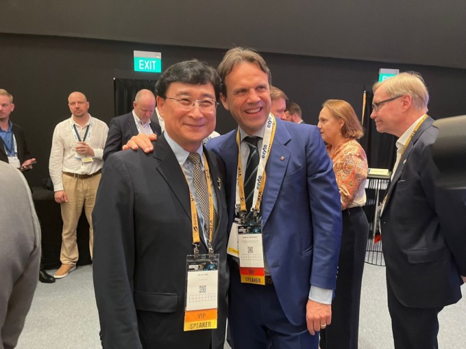 Semiconduttori, l’assessore Tronzano a Singapore: “Le linee guida dell’European Chips Act rappresentano le risposte dell’Unione Europea all’autonomia”