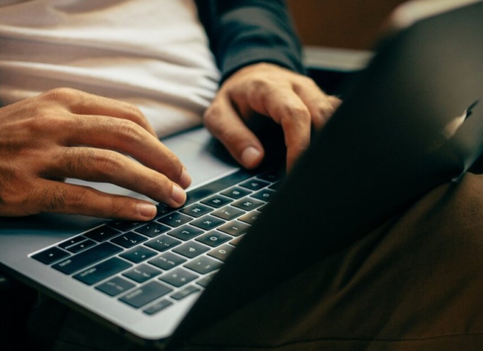 Poste Italiane: in Piemonte i webinar di educazione finanziaria anche in modalità LIS