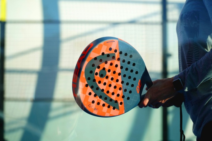 Si facevano passare per giocatori di padel, ma rubavano orologi di pregio negli spogliatoi