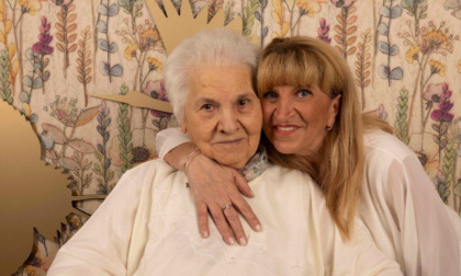 Torino, legami di cuore: ritratti di famiglia in rsa per la festa della mamma