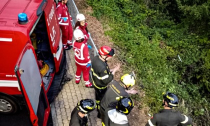 Baldissero Torinese, auto fuori strada in via Superga