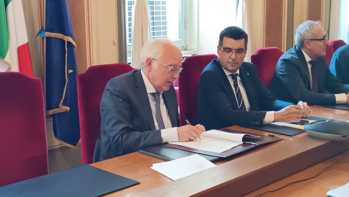 Firmato in Prefettura protocollo di intesa volto al potenziamento dello “Spazio Comune” del Servizio Stranieri della Città di Torino