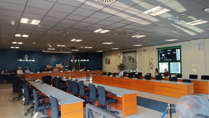 Terremoto ‘politico’ a Nichelino, la “maggioranza Tolardo” appesa ad un filo