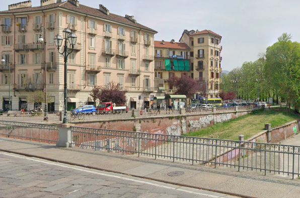 Si vuole buttare dal Ponte Rossini, ragazza salvata dai poliziotti