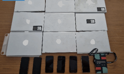 Ruba 9 personal computer e 6 smartphone: 57enne arrestato