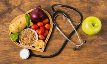 Alimentazione, benessere e invecchiamento: come il cibo può essere un alleato (anche contro il caldo)