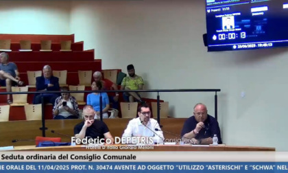 Schwa ed asterischi: polemica a Rivoli per un post pubblicato sulla pagina Facebook del Comune
