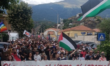 Scontri in Val Susa, No Tav occupano autostrada Torino-Bardonecchia