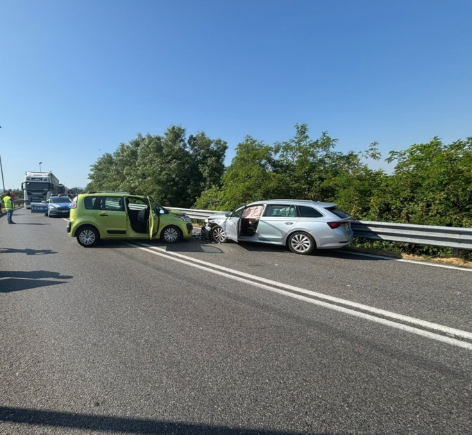 Scontro tra due auto sullo svincolo per la tangenziale del raccordo Torino – Caselle