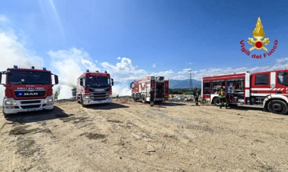 Incendio in un sito di trattamento rifiuti a Collegno