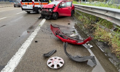Incidente nello svincolo di corso Regina Margherita, coinvolta una sola auto
