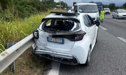 Caselle, scontro tra due auto in tangenziale: un ferito