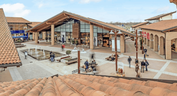 MOV Summer Festival 2025 al Mondovicino Outlet Village: giovedì 31 luglio sarà protagonista Sarah Toscano