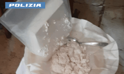 Sequestrati quasi 4 kg di cocaina e hashish e casa dello spacciatore c'era una "raffineria"