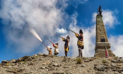 I “Bogia nen” in festa all’Assietta, appuntamento domenica 20 luglio per la rievocazione storica dell’epica battaglia che celebra l’identità piemontese