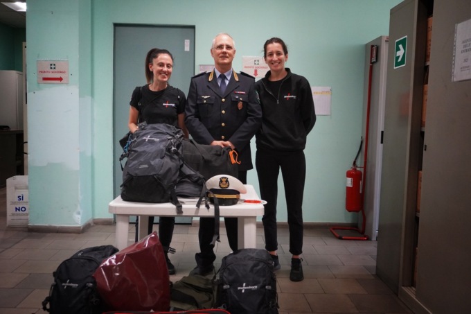 La Polizia Locale di Rivoli restituisce valigie e documenti ritrovati a cittadino straniero, dopo un’accurata attività di rintraccio