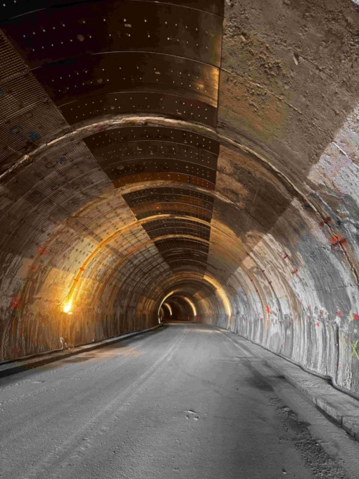 Da venerdì 4 luglio, alle 18, riapre al traffico a doppio senso di marcia in configurazione di cantiere la galleria Monte Basso sulla Sp1 a Lanzo