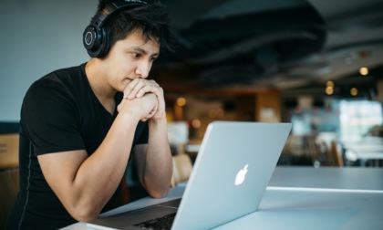 Poste Italiane: webinar di educazione finanziaria anche in modalità LIS
