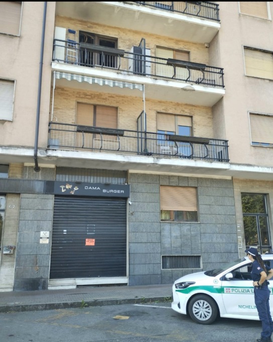 Incendio in un appartamento in via Juvarra a Nichelino