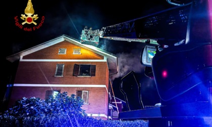 Incendio in un palazzo a Rivalta di Torino, morta una ragazza di 28 anni