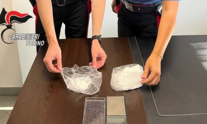 Cocaina nella camera d'albergo, arrestato un 27enne a Volpiano