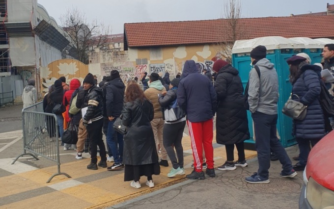 Lunghe code all’Ufficio Immigrazione di Torino: condannati Questura e Ministero