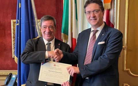 Francesco Provenzano, “Calabrese speciale” per l’impegno nella prevenzione oncologica, ricevuto in Consiglio