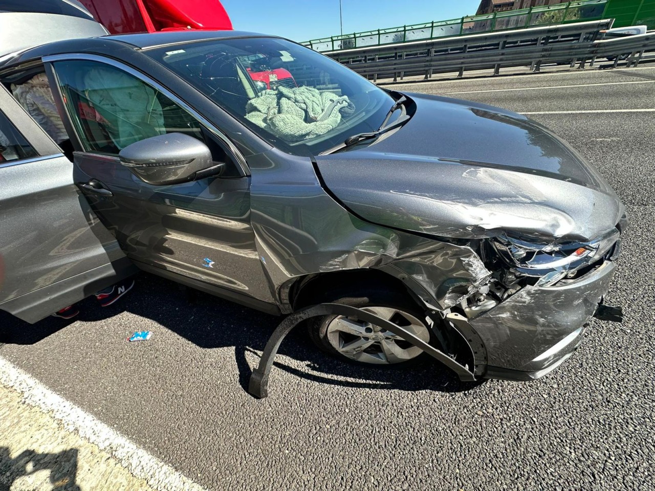 Scontro tra tre auto in tangenziale all’altezza di corso Francia