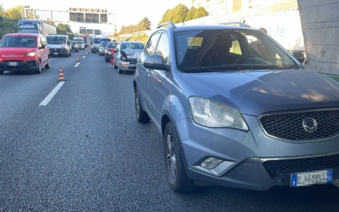 Incidente in tangenziale a Collegno, un ferito