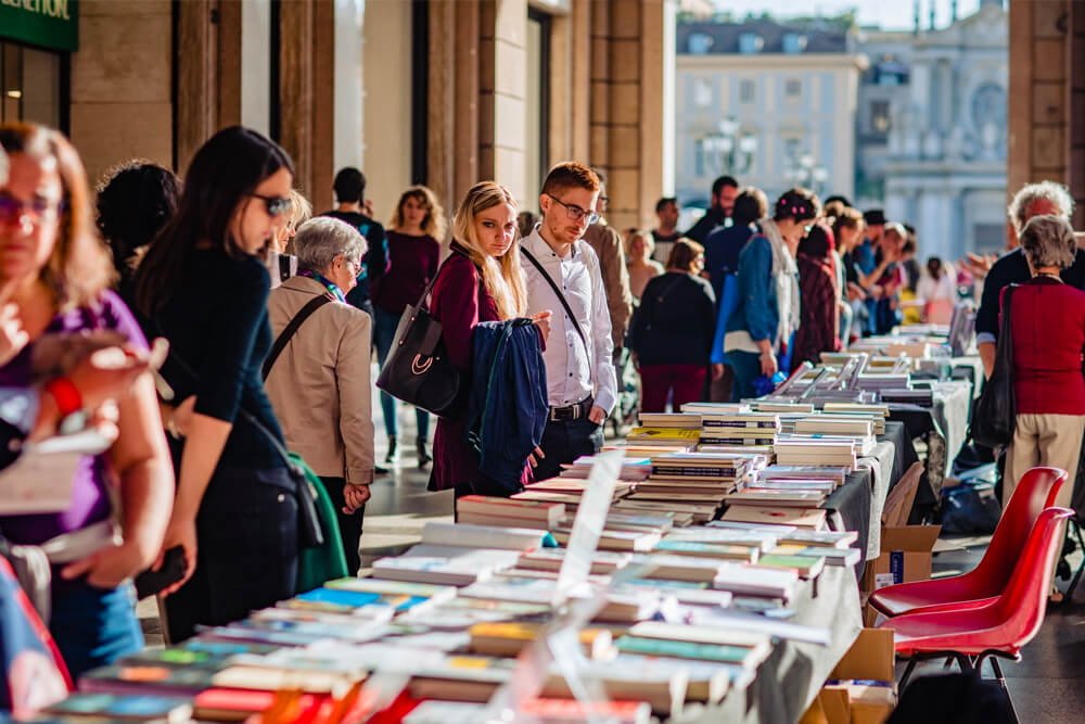 Portici di carta compie 18 anni e torna a snodarsi nel centro di Torino per chilometri di letture, dialoghi e laboratori