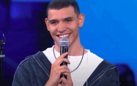 Da Torino a X Factor: eroCaddeo conquista la giuria prima con la simpatia, poi con il canto
