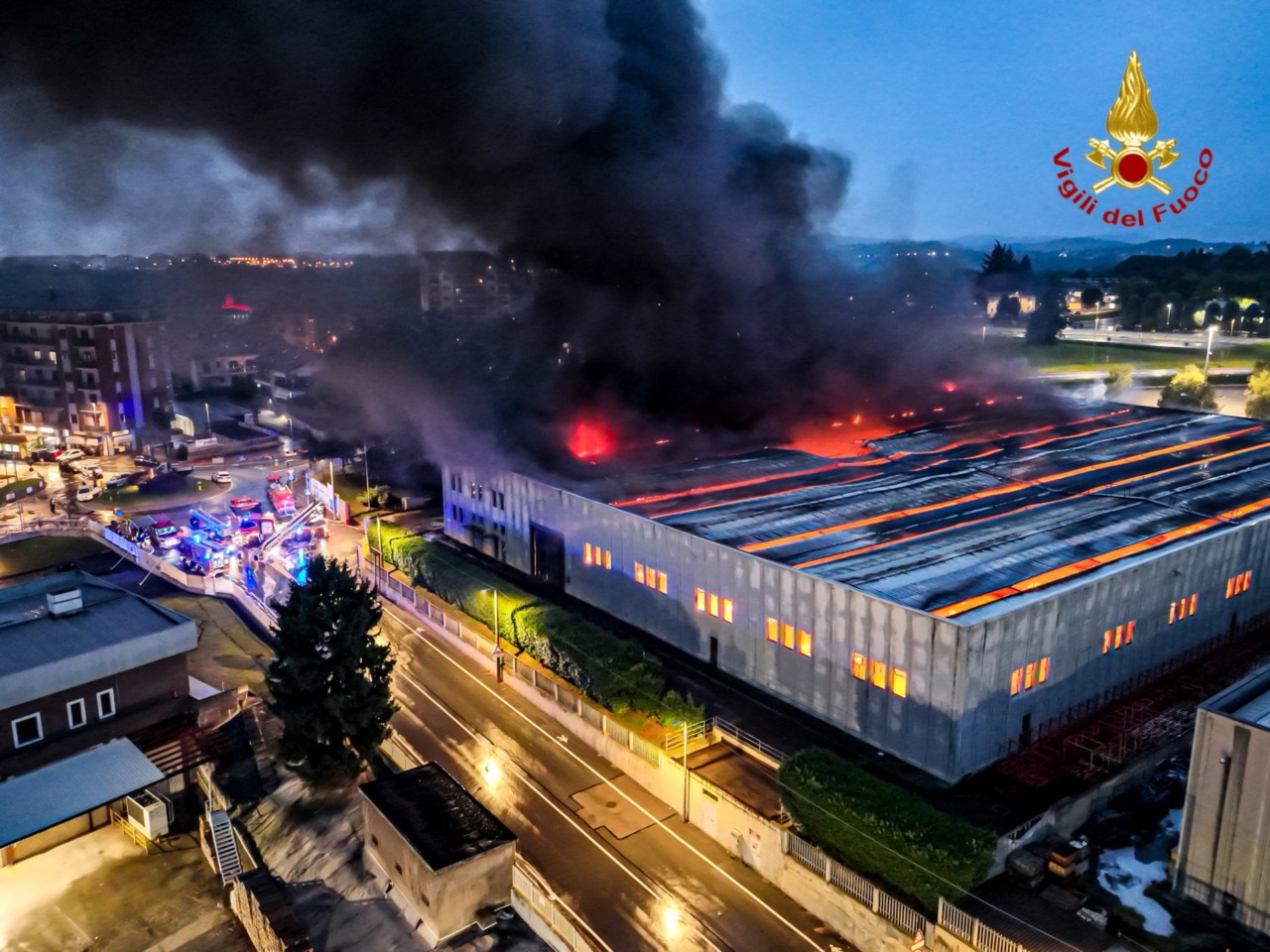 Incendio all’Euro Stamp di Pianezza, si teme per l’ambiente e la salute dei residenti