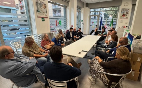 L’incontro tra l’ex ministro Andrea Orlando e i sindacati per parlare di Iveco