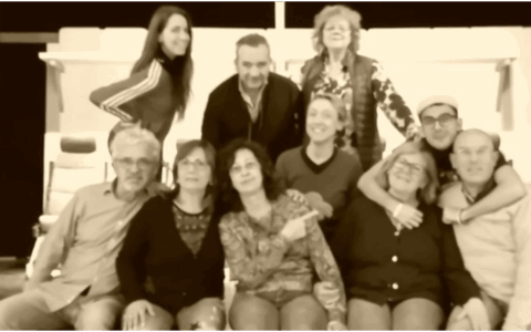 “Papà… volevo dirti che…” una commedia brillante sui binari della vita al Teatro Civico di Bosconero