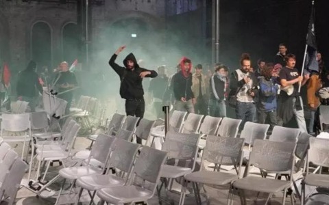 I pro Pal assalgono le OGR: un’irruzione e diversi atti vandalici nella location dell’Italian Tech Week