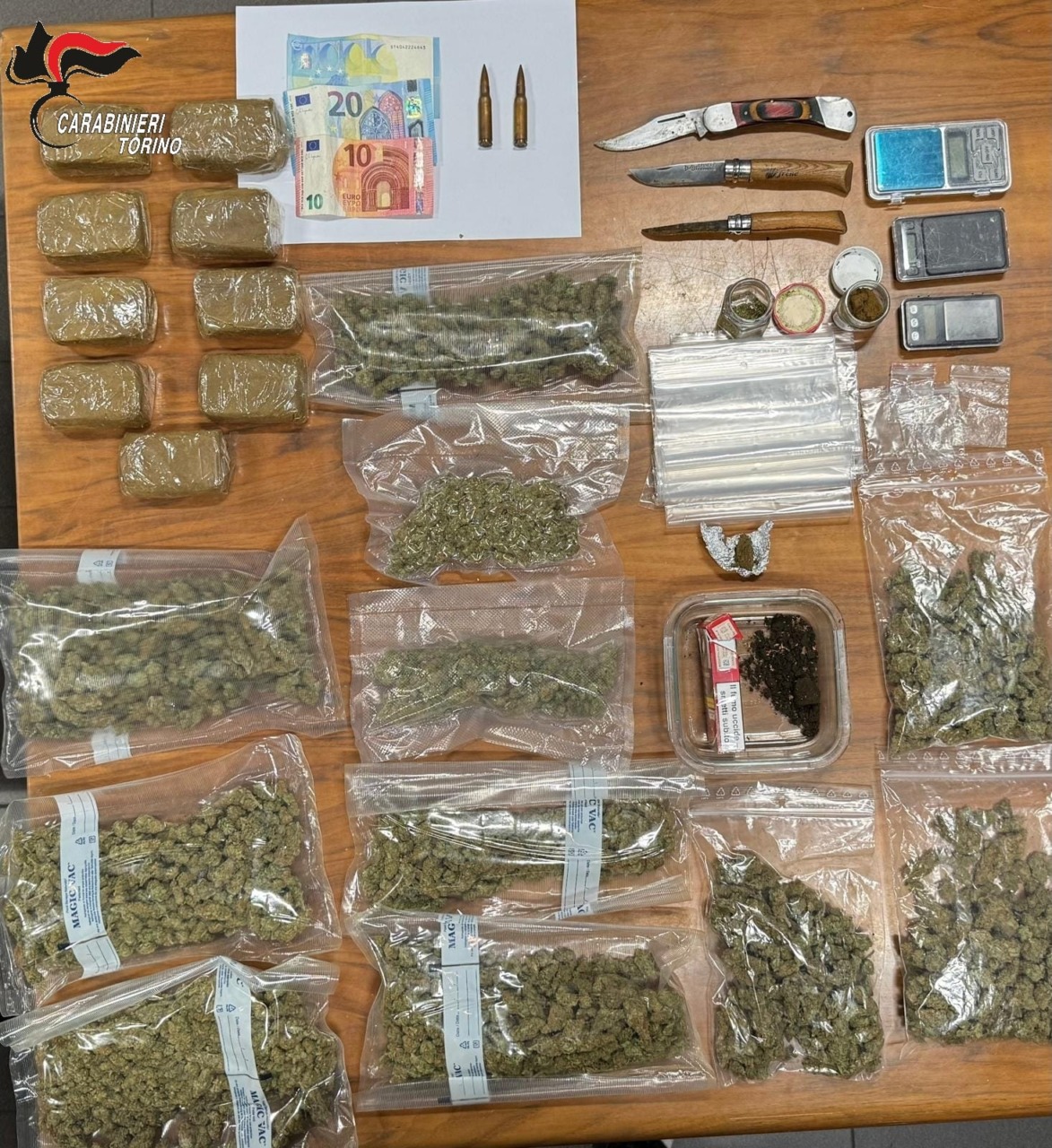 Droga a Nichelino: arrestata dai carabinieri una coppia di spacciatori